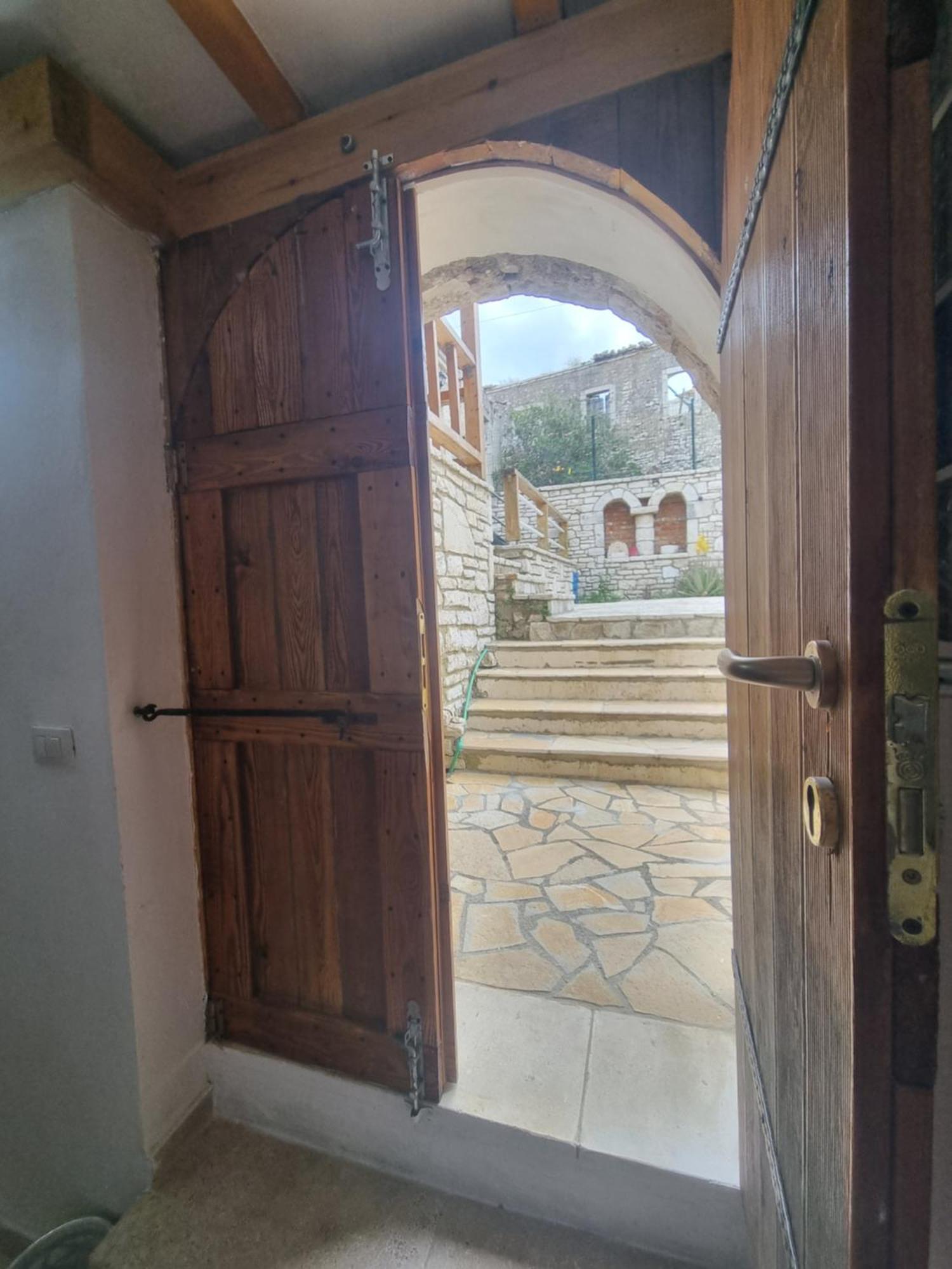 Villa Olive Old Qeparo Luaran gambar