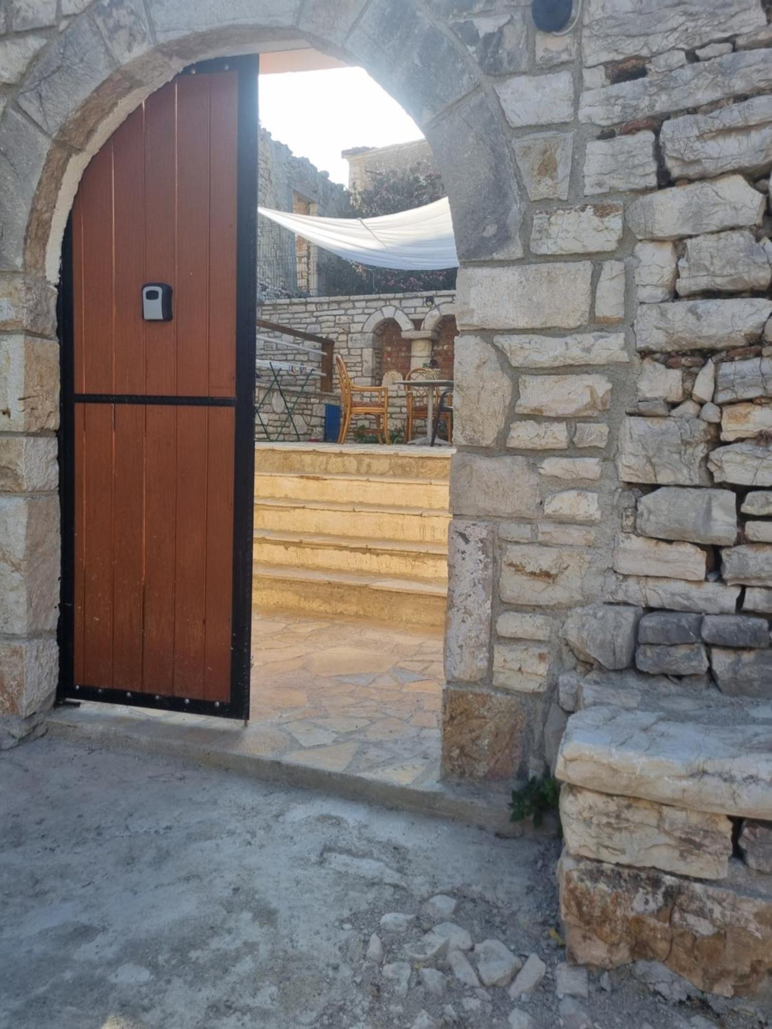 Villa Olive Old Qeparo Luaran gambar